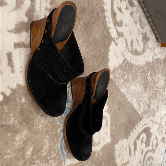 Michael Kors Clogs - Picture 2 of 3